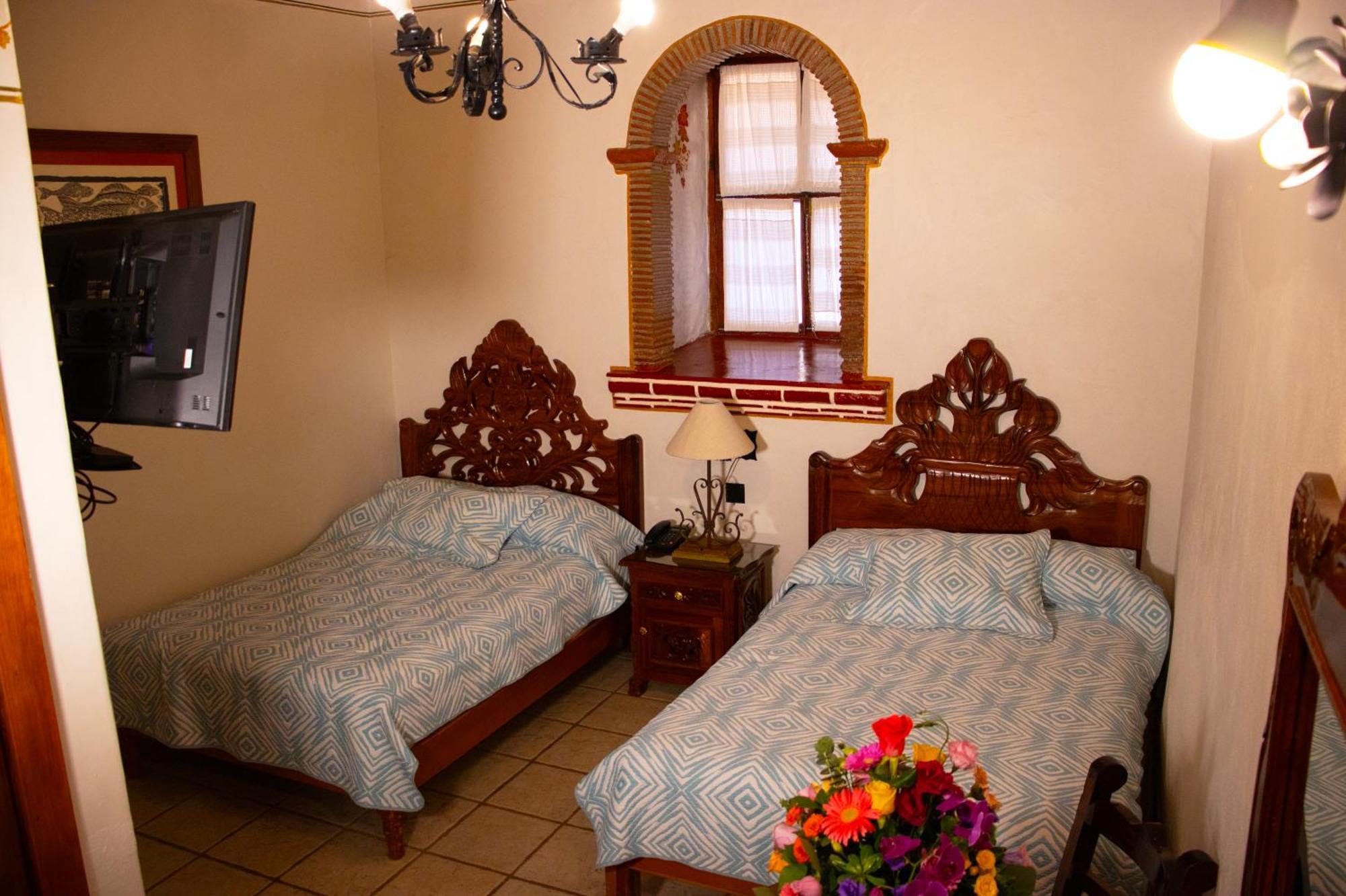 Hotel Los Escudos Pátzcuaro Exterior foto