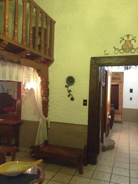 Hotel Los Escudos Pátzcuaro Exterior foto
